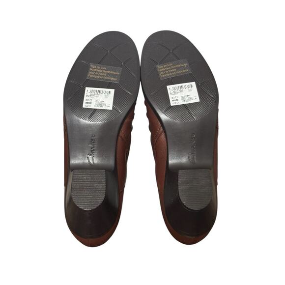 NIB! Clarks Emily2 Cove British Tan Leather Pump Booties - Size 9 - Picture 7 of 11